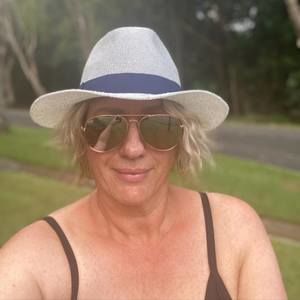 Meet your Posher, Leanne